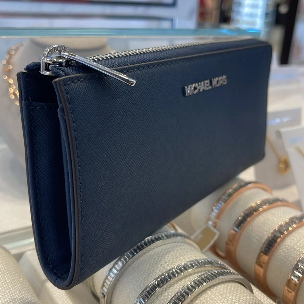 MICHAEL KORS Jet Set Travel Large Saffiano Leather Quarter-Zip Wallet Navy  NWT